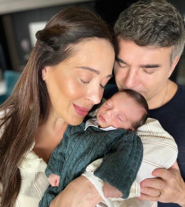 Claudia Raia com o marido, o ator Jarbas Homem de Mello, e o filho Luca — Foto: Reprodução/Instagram