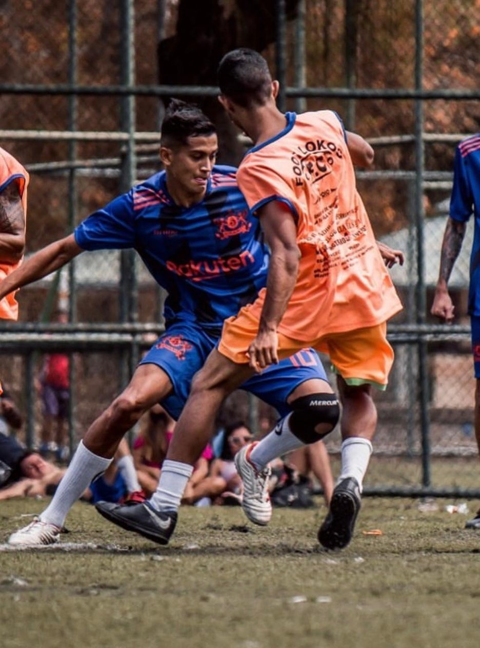 Um dos registros compartilhados por Luis Felipe jogando futebol — Foto: Instagram/Reprodução