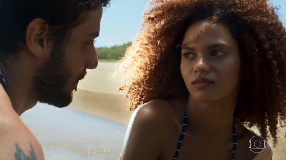 Juliana Nalú já fez participação em novela com o ator Chay Suede — Foto: Reprodução / TV Globo