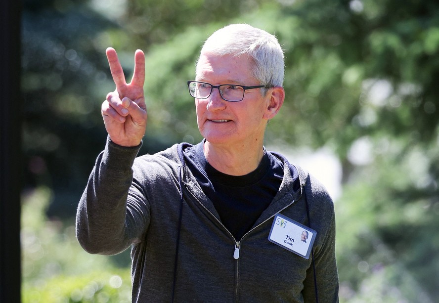 Tim Cook, CEO da Apple, é um dos participantes de 'retiro' dos bilionários