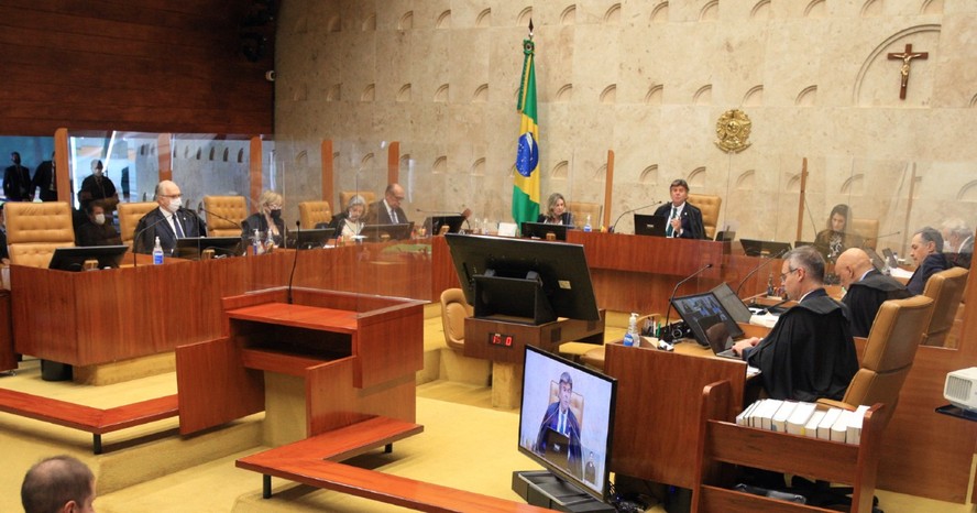 Ministros do STF participam de sessão plenária