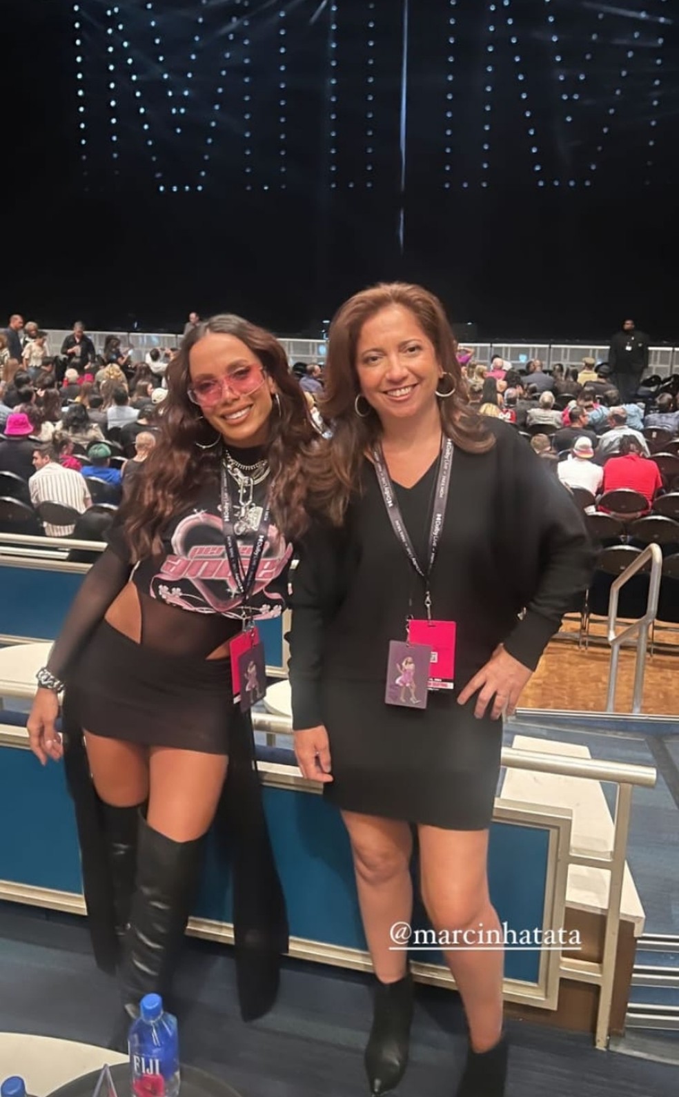 Anitta elegeu look ousado para show — Foto: Reprodução Instagram