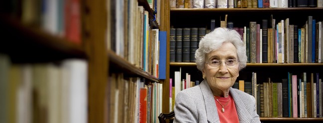 Cleonice Berardinelli, maior especialista brasileira em literatura portuguesa no Brasil, em 2013 — Foto: Paula Giolito