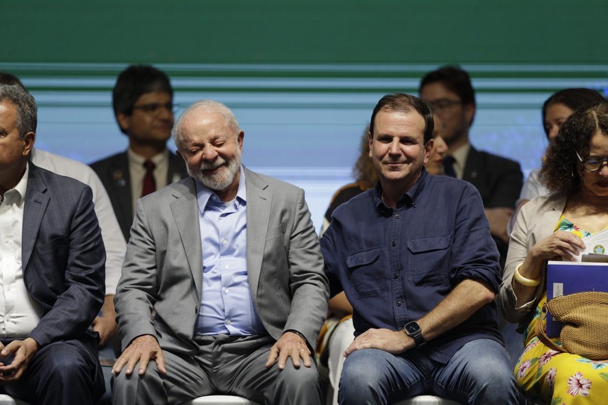 Lula e Eduardo Paes em evento no Porto Maravilha