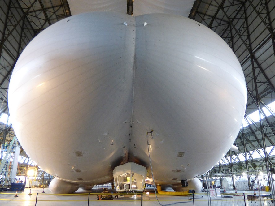 Dirigível 'Airlander 10' viraliza por formato inusitado