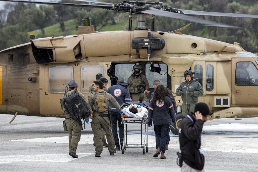 Exército de Israel realiza ataques aéreos no Líbano