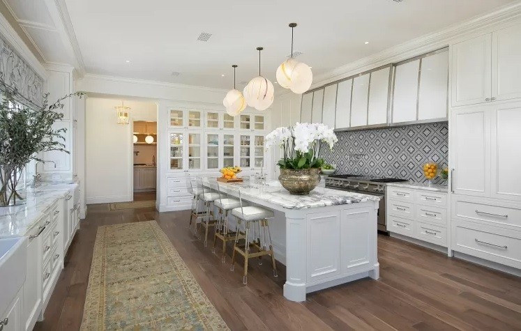 Cozinha da mansão de Jennifer Lopez e Ben Affleck — Foto: Divulgação