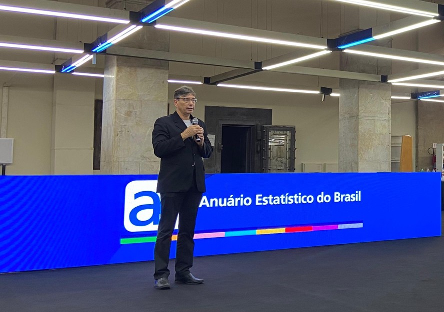 O economista Marcio Pochmann, indicado por Lula para comandar o IBGE, diz que o instituto já está atrasando aluguéis por conta do aperto financeiro