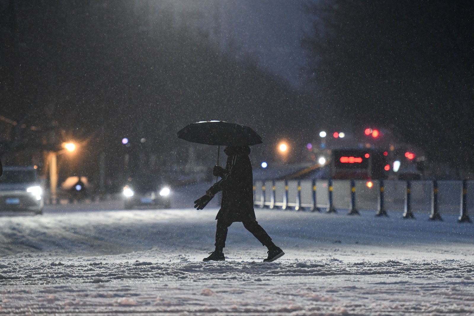 Onda de frio extremo assusta autoridades, que ativaram alerta mais grave nesta quarta-feira — Foto: AFP