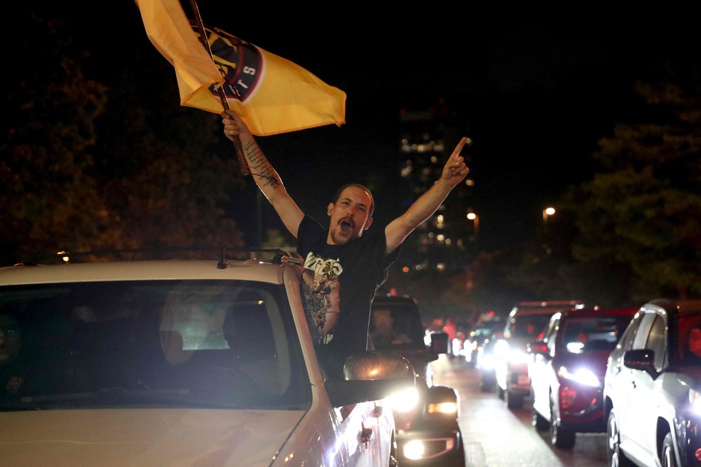 Torcedores fazem festa nas ruas de Denver — Foto: Max Paro/Getty Images/AFP