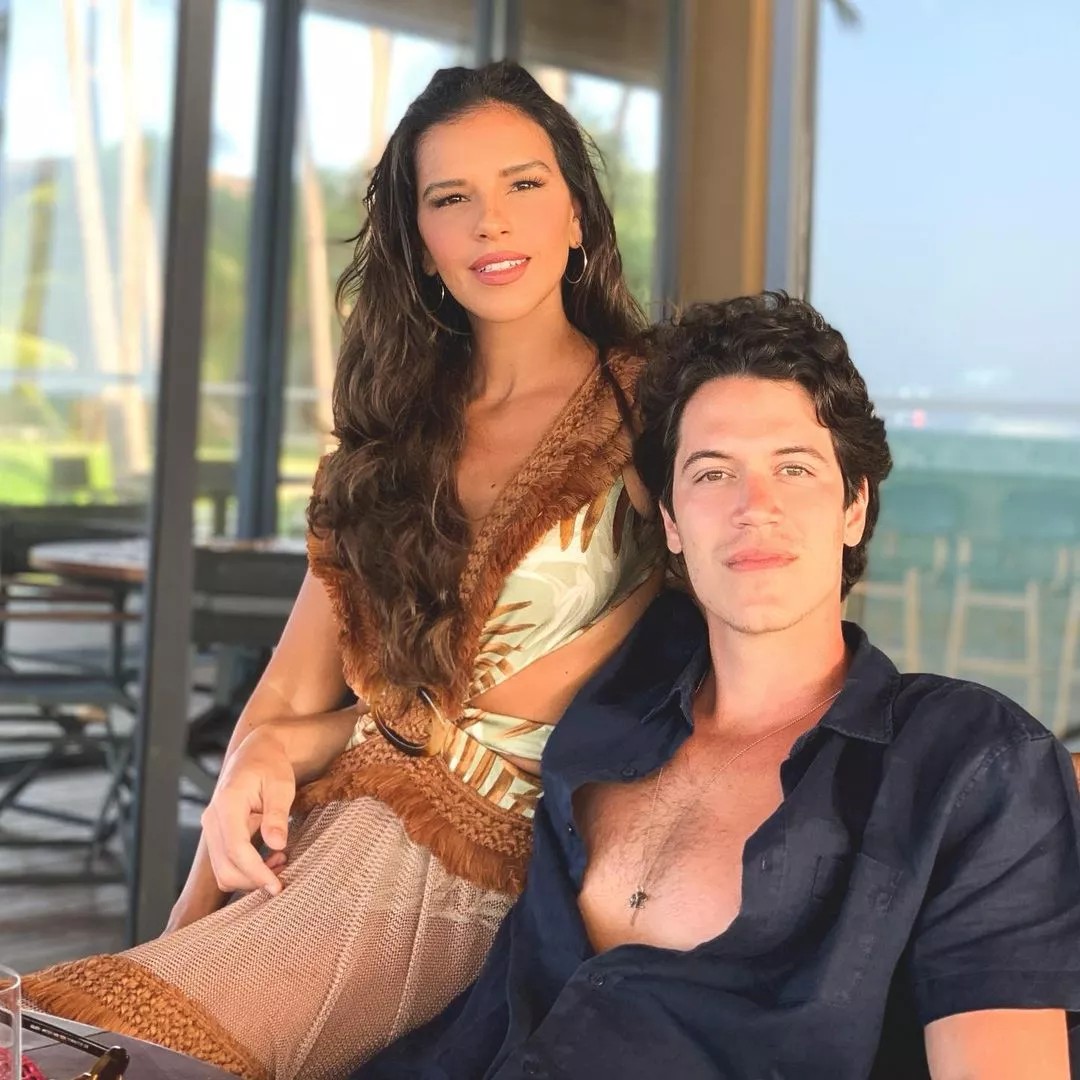 Mariana Rios e Lucas Kalil ficaram juntos dois anos e noivos em novembro de 2018, quando ela foi pedida em casamento durante uma viagem dos dois para o Chile. A cantora e atriz chegou a ficar grávida, mas perdeu o bebê em julho — Foto: Reprodução Instagram— Foto: Reprodução Instagram