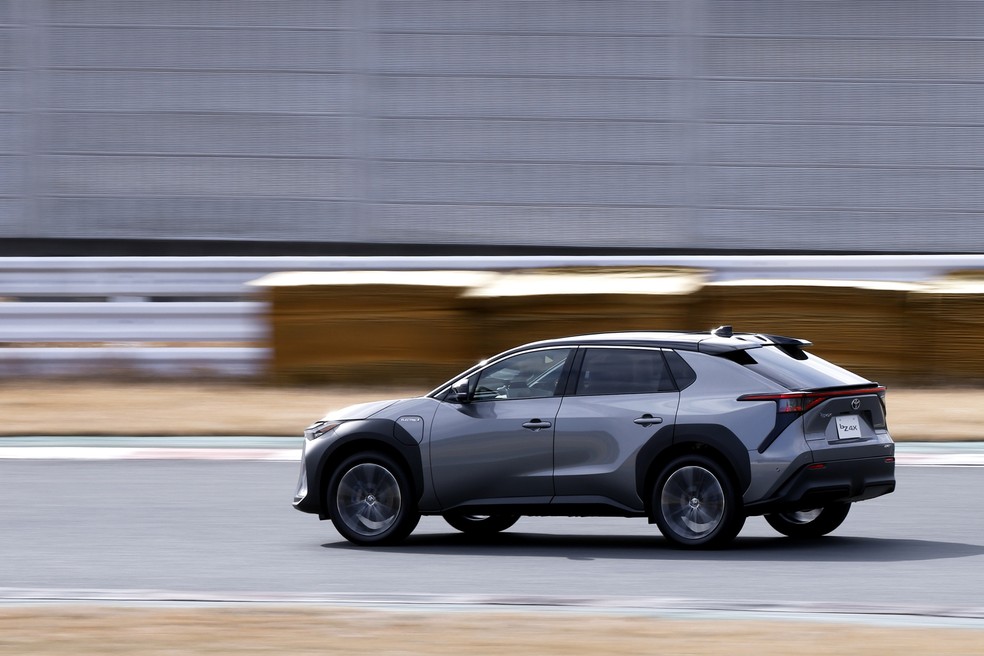O SUV bZ4X da Toyota é a primeira grande oferta global de veículo elétrico da montadora — Foto: Bloomberg