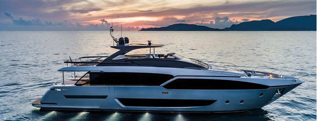 90 Argo, iate montado pela marca italiana Riva e que promete elegância, conforto e esportividade — Foto: Divulgação