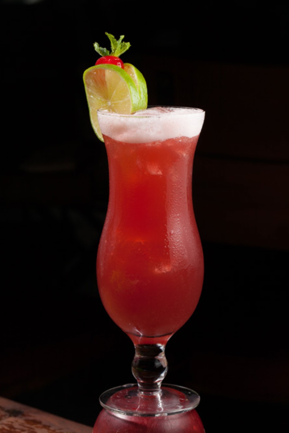 Drinque singapore sling, do Nam Thai — Foto: Divulgação