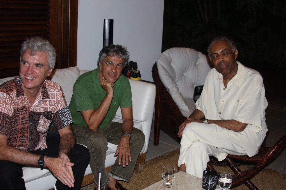 David Byrne, Caetano Veloso e Gilberto Gil na casa de Gil, em Salvador — Foto: Tom Veloso