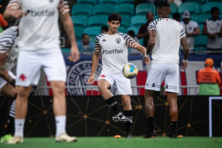 JP ganha espaço no Vasco