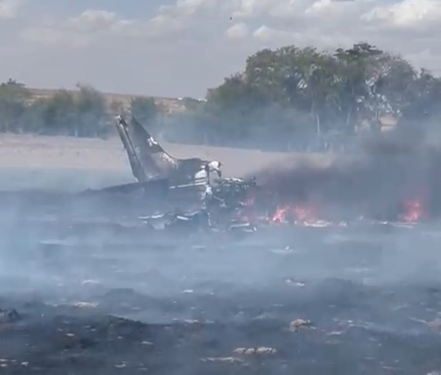 Aeronave caiu em Birigui (SP) e ficou completamente destruída