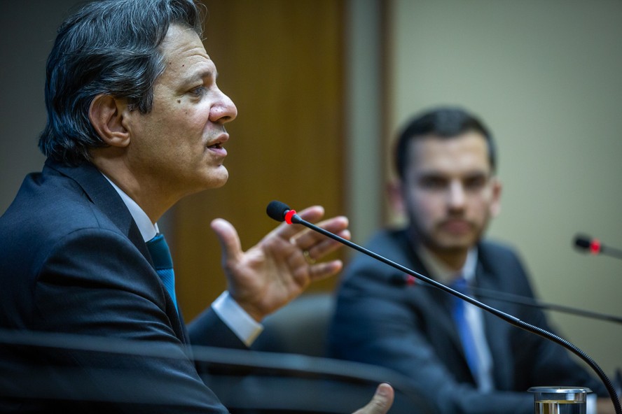 O ministro da Fazenda, Fernando Haddad, concede entrevista coletiva sobre o programa Desenrola