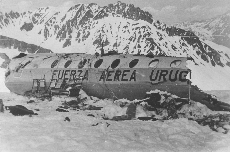 Destroços do avião que caiu nos Andes em 1972