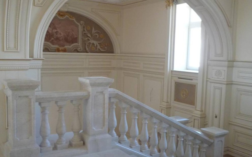 Detalhe do palácio atribuído a Vladimir Putin — Foto: Reprodução