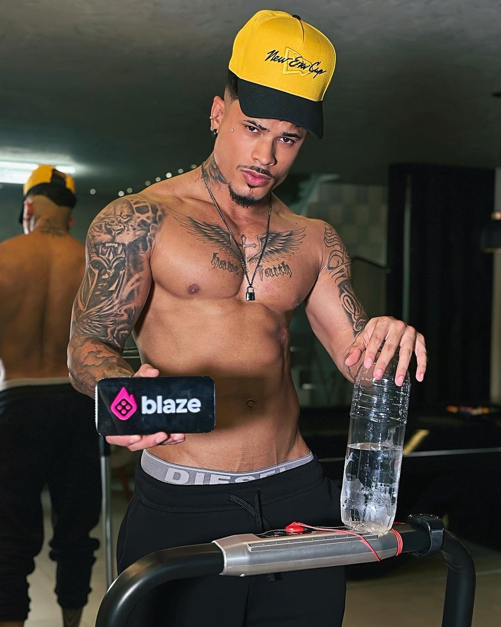 Patrick Almeida em campanha da Blaze — Foto: Instagram (@jogueblaze)