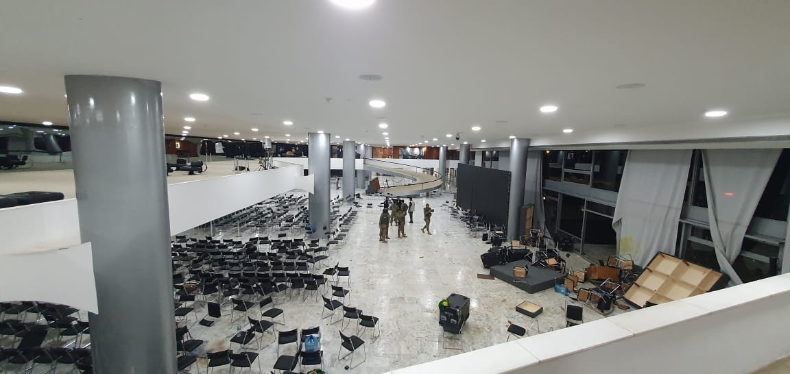 Local de cerimônias no Palácio do Planalto estava pronto para as posses das ministras Sonia Guajajara e Anielle Franco — Foto: Divulgação/Paulo Pimenta