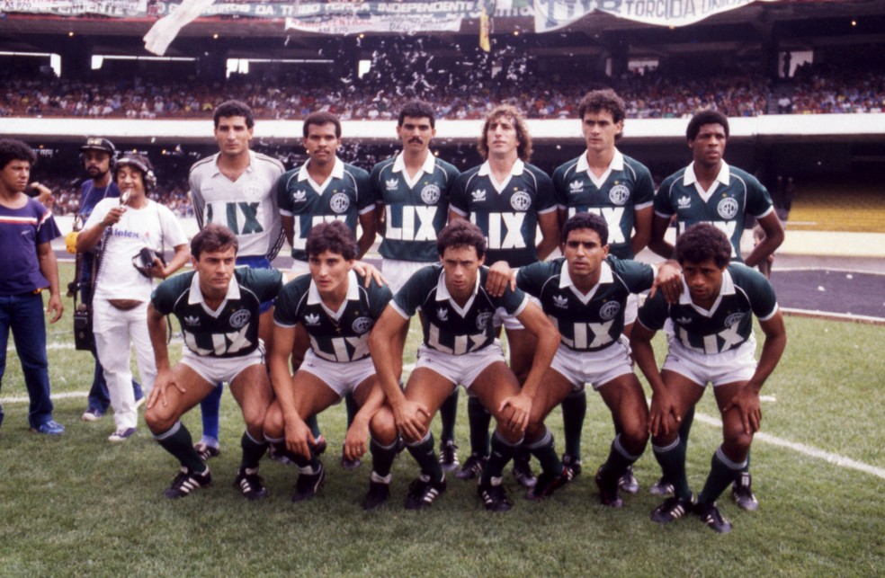 Guarani na final do Brasileiro de 1986: Tite é o segundo da esquerda para direita (agachado) — Foto: Antonio Carlos Piccino/Agência O GLOBO