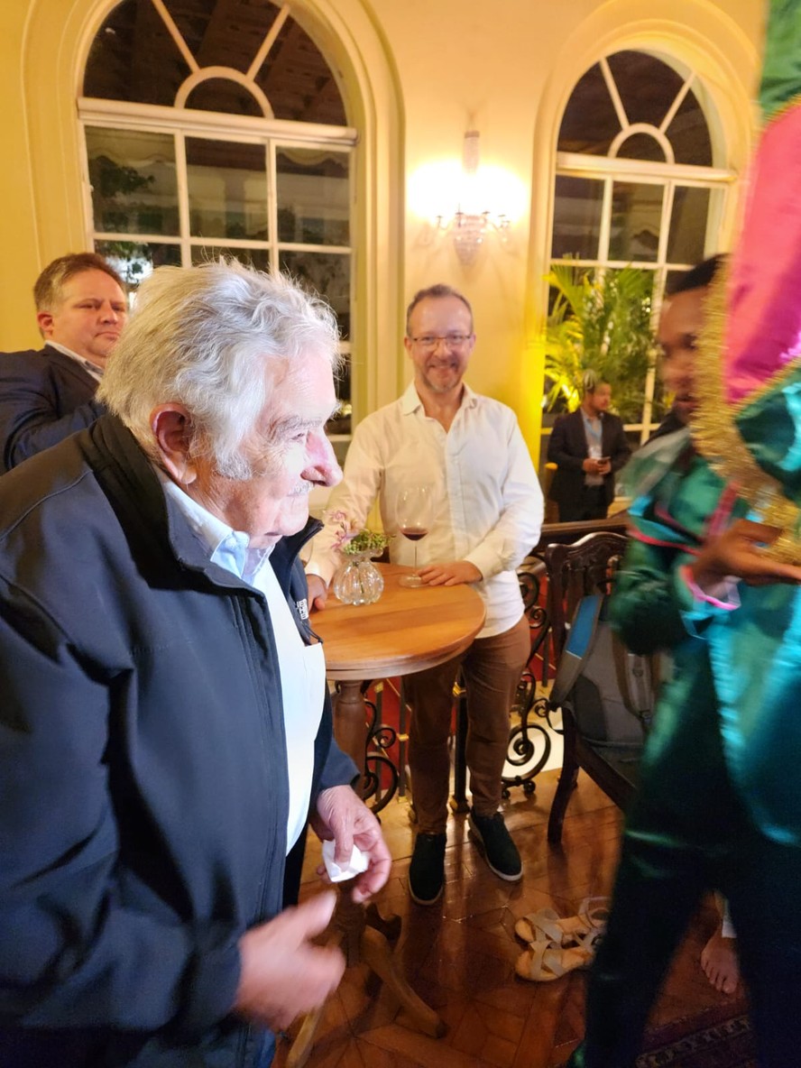 O ex-presidente do Uruguai, Pepe Mujica, apareceu de surpresa no evento “Cultura Popular, Economia Criativa e Desenvolvimento Local”, realizado na quinta-feira, no Palácio da Cidade,