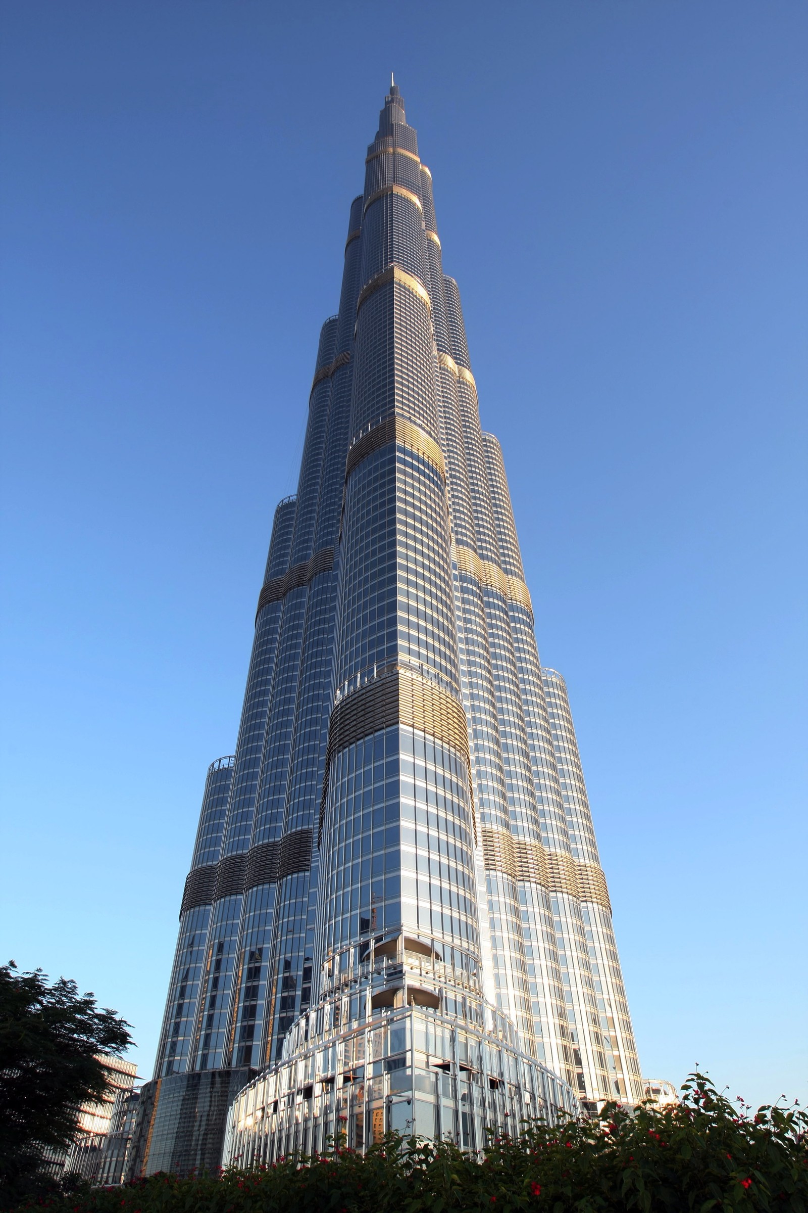 O Burj Khalifa, em Dubai (Emirados Árabes Unidos), inaugurado em 2010. Tem 828 metros e 163 andares — Foto: Ana Branco / Agência O Globo