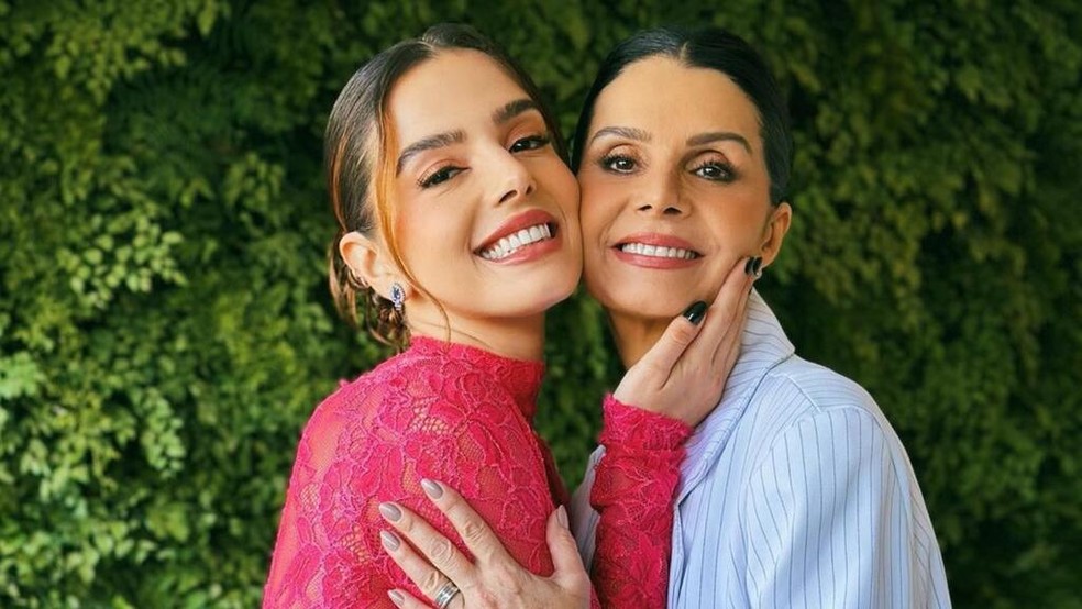Giovanna Lancellotti e a mãe, Giuliana — Foto: Reprodução Instagram
