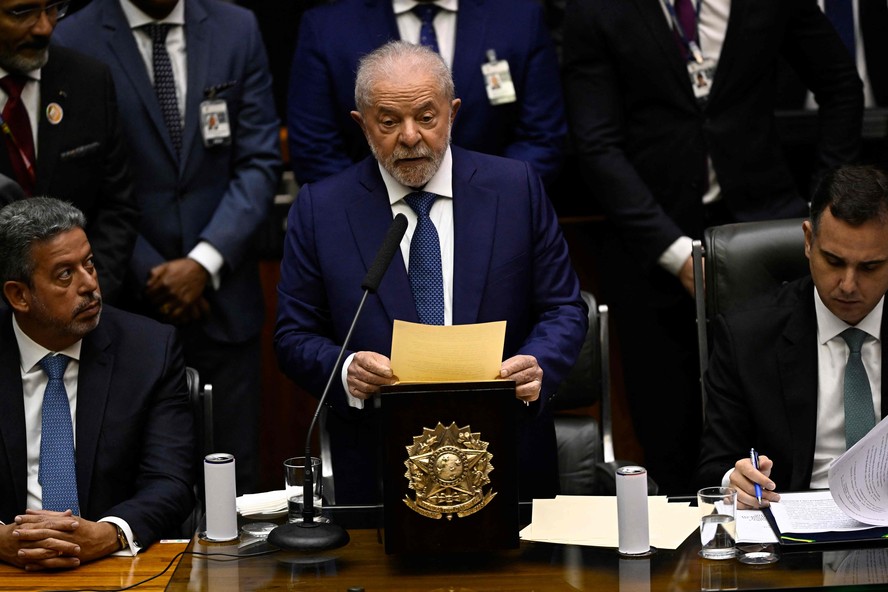 Presidente eleito, Luiz Inácio Lula da Silva discursa no Congresso