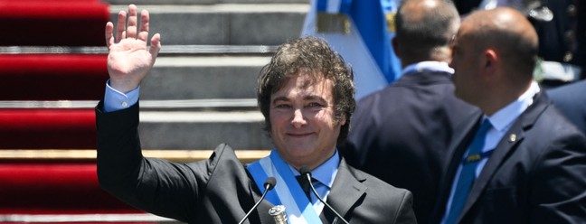 Eleito o novo presidente da Argentina, Javier Milei tomou posse nesse domingo — Foto: Luis ROBAYO / AFP