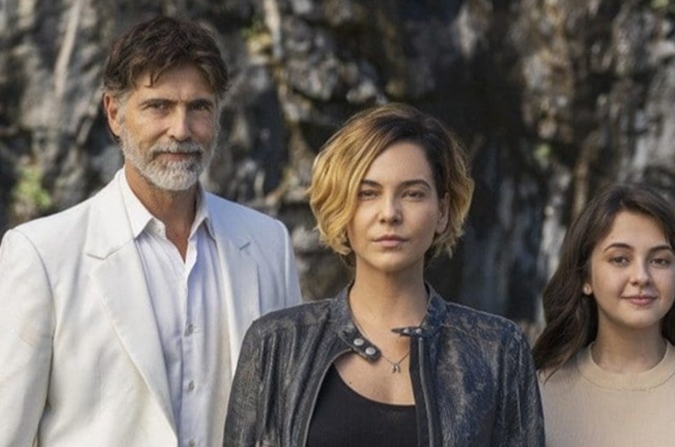 Reynaldo Gianecchini, Tainá Müller e Klara Castanho em 'Bom dia, Verônica' (Foto: Netflix) — Foto:         