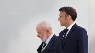 Lula e o presidente francês Emmanuel Macron no Palácio do Planalto, Brasília — Foto: Cristiano Mariz/Agência O Globo