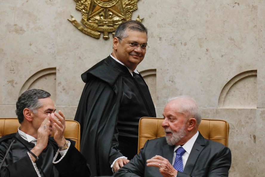 Flavio Dino toma posse como ministro do Supremo Tribunal Federal