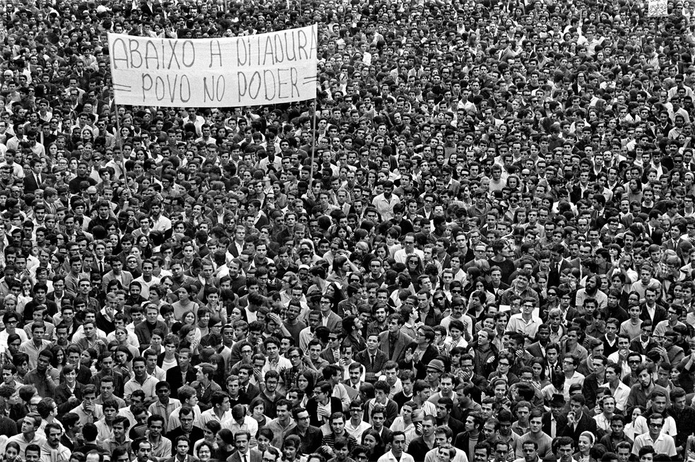 Imagem icônica da Passeata dos Cem Mil, em junho de 1968. Evandro Teixeira