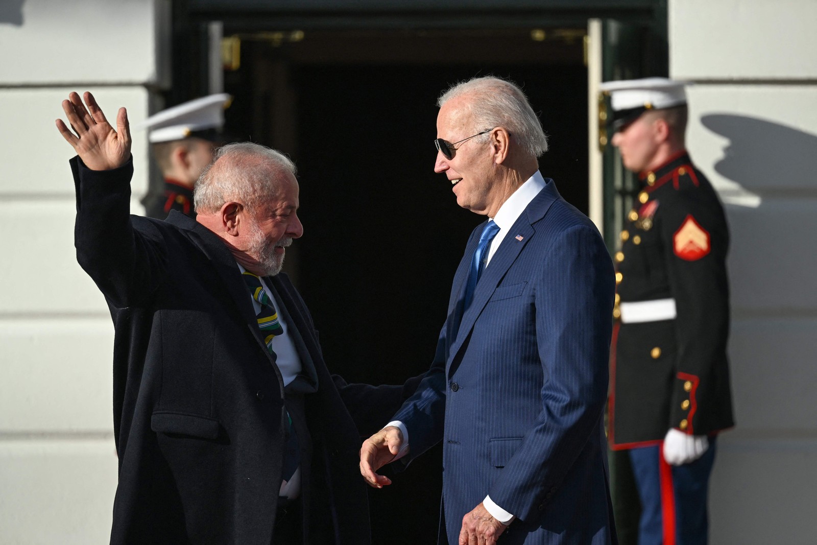 Lula é recebido por Biden — Foto: ANDREW CABALLERO-REYNOLDS / AFP