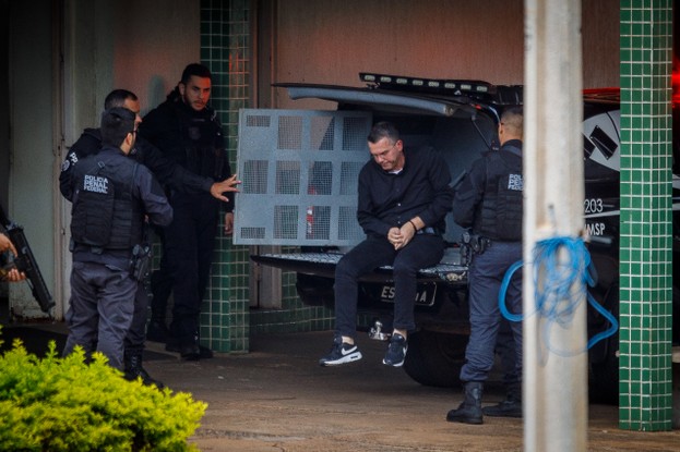 Rivaldo Barbosa chega no IML para fazer corpo de delito em Brasília