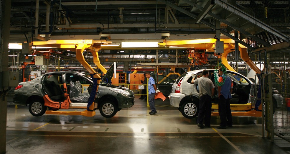 Fábrica da Peugeot, da Stellantis, em Porto Real, no Rio de Janeiro, suspendeu a produção nesta terça-feira em razão dos bloqueios feitos por caminhoneiros. Montadoras já registram prejuízo, diz Anfavea — Foto: Hudson Pontes