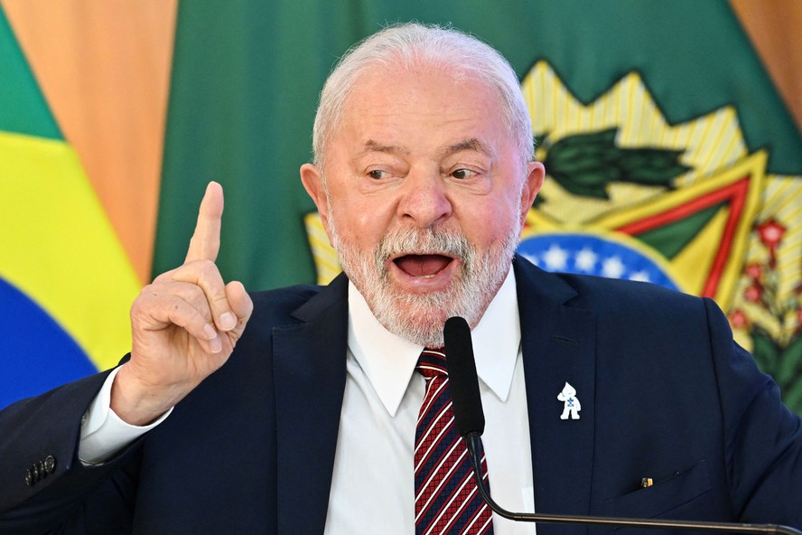 O presidente Luiz Inácio Lula da Silva durante reunião ministerial que marcou seus cem dias de governo na última segunda-feira (10)
