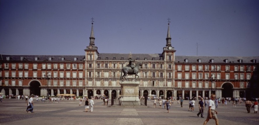 Plaza Mayor, em Madri: Espanha está atraindo mais residentes latino-americanos