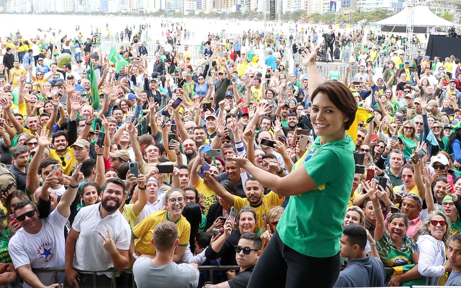 Na Marcha para Jesus em SC, fotos oficiais mostram multidão diante de palco — Foto: Cleber Caetano/PR/25-06-2022