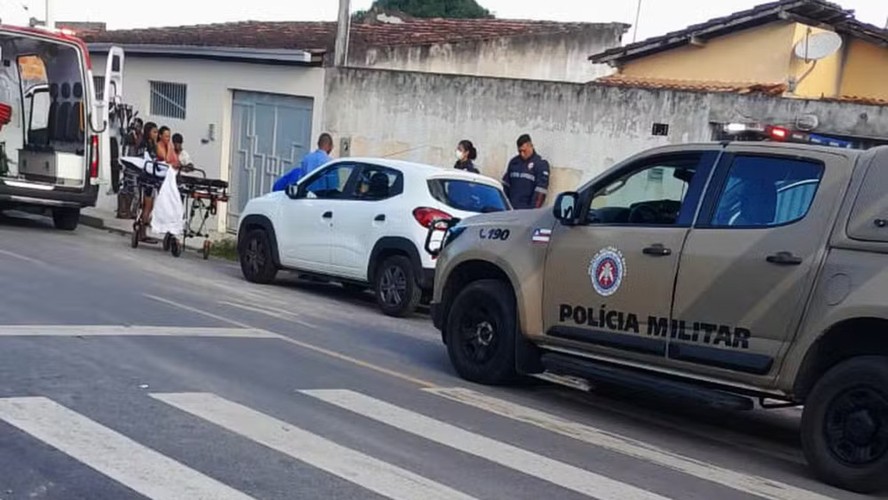 Criança morreu após ser esquecida pelo pai no carro, em Alagoinhas