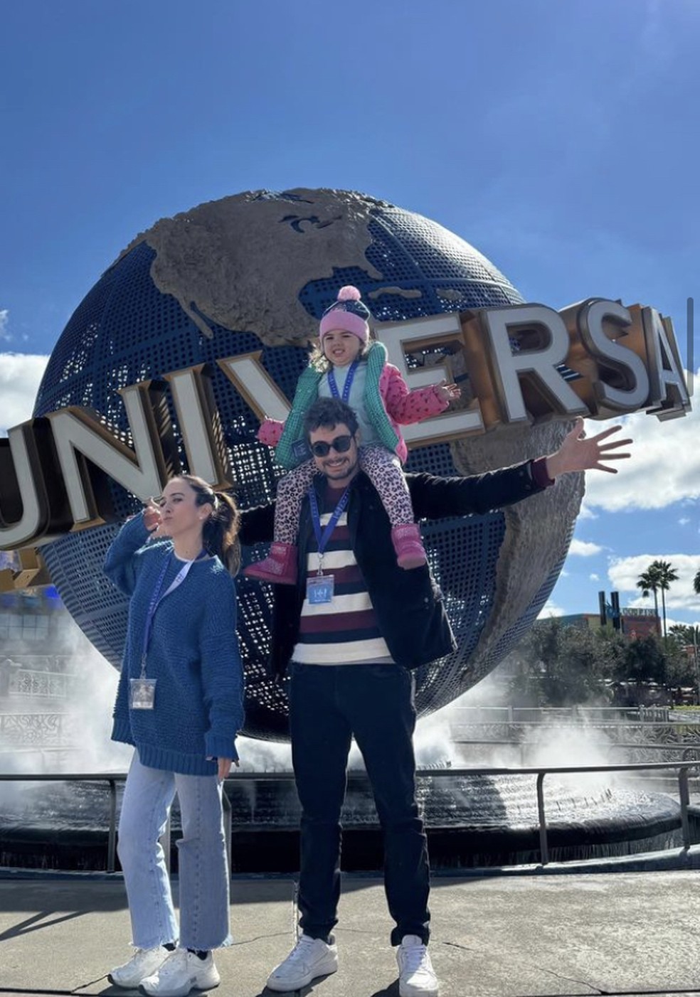 Tata Werneck e Rafael Vitti com a filha, Clara Maria, em Orlando, nos EUA — Foto: Reprodução/Instagram