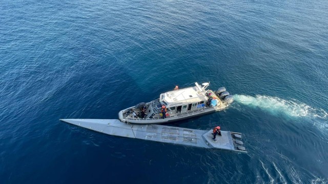 Submarino 'fantasma' é encontrado na Colômbia com R$ 460 milhões em cocaína e dois corpos — Foto: Reprodução