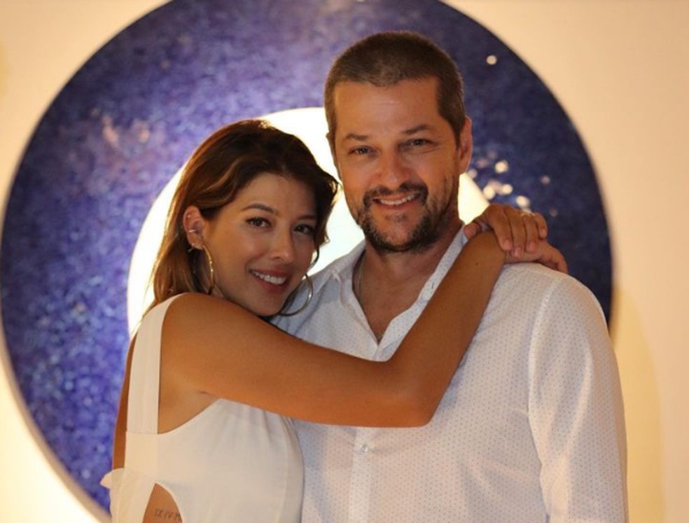 Roberta Serrado e o marido, Marcelo Serrado  — Foto: Reprodução/Instagram