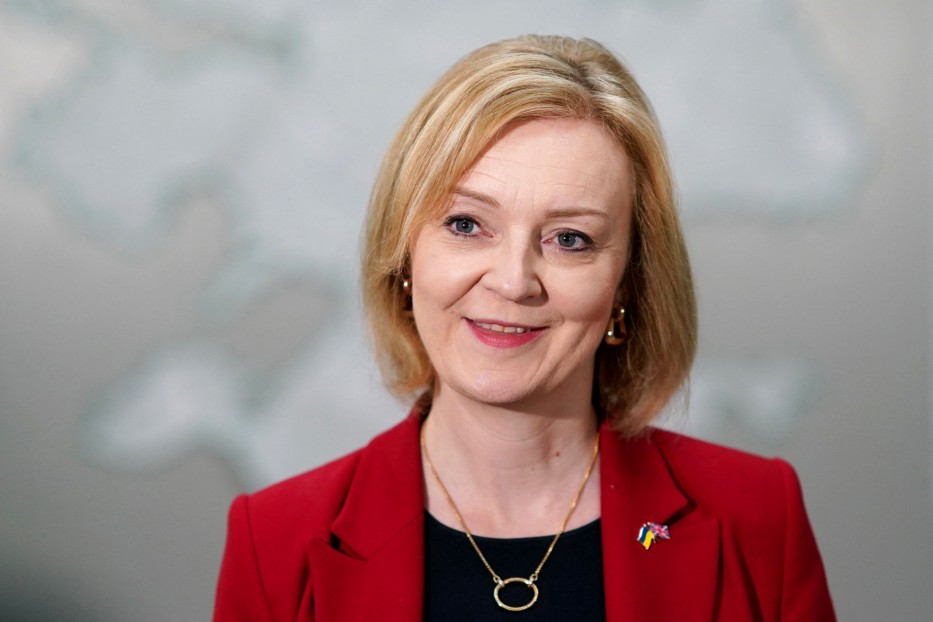 A ministra das Relações Exteriores, Liz Truss, pode se tornar a terceira mulher à frente do governo britânico — Foto: Ian Forsyth / POOL / AFP