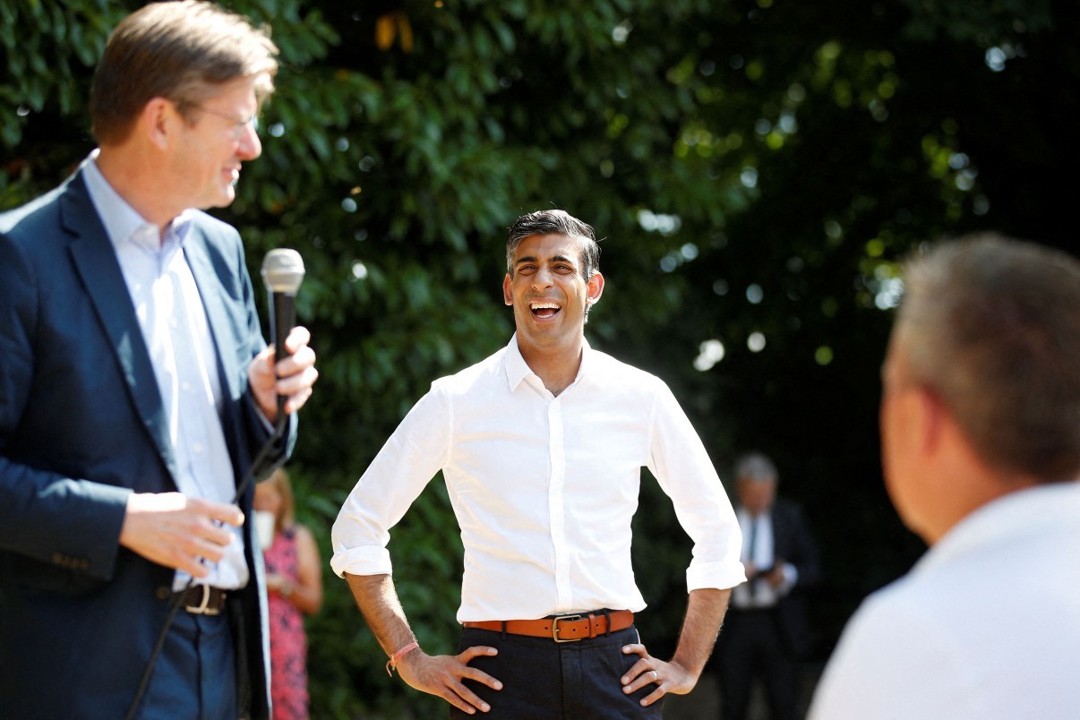 Rishi Sunak, o ex-ministro britânico das Finanças, viveu uma ascensão meteórica e foi considerado o favorito para suceder Boris Johnson — Foto: Photo by PETER NICHOLLS / POOL / AFP