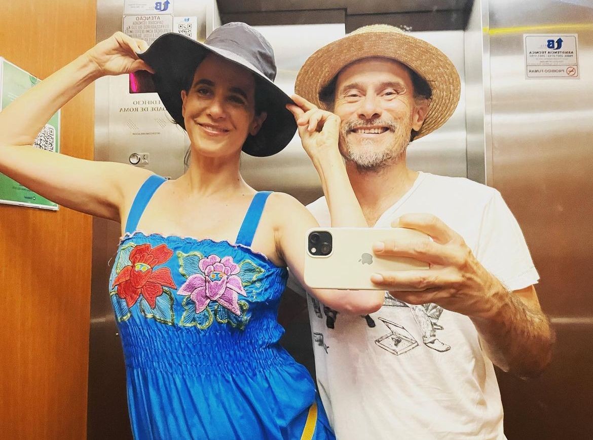 Enrique Diaz e Mariana Lima estão junto há mais de 25 anos. Eles vivem um relacionamento aberto, moram em casas separadas e também não são vistos com alianças — Foto: Reprodução/Instagram