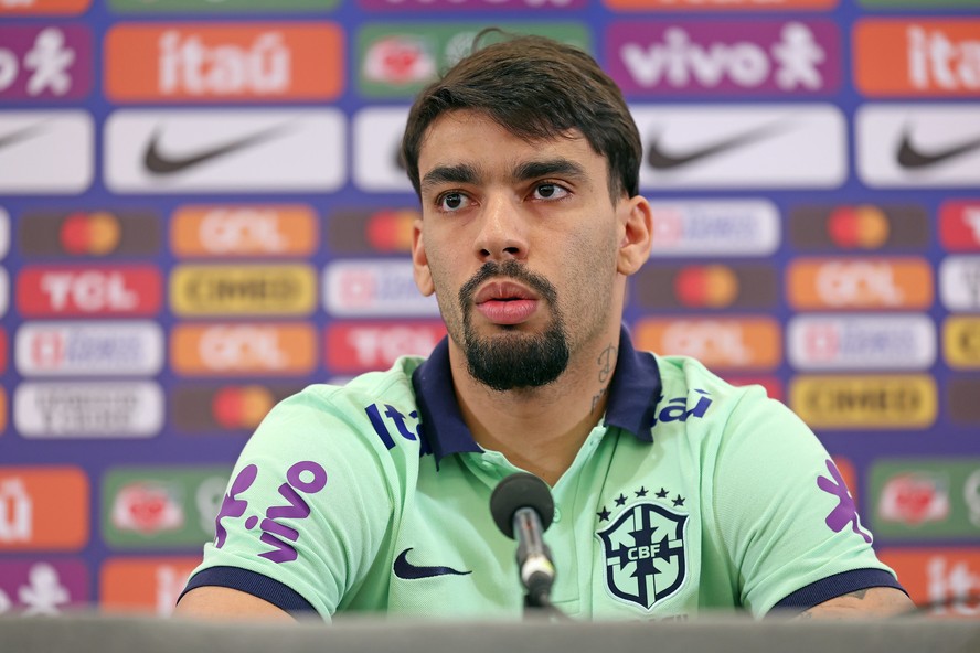 Lucas Paquetá durante entrevista coletiva na seleção brasileira